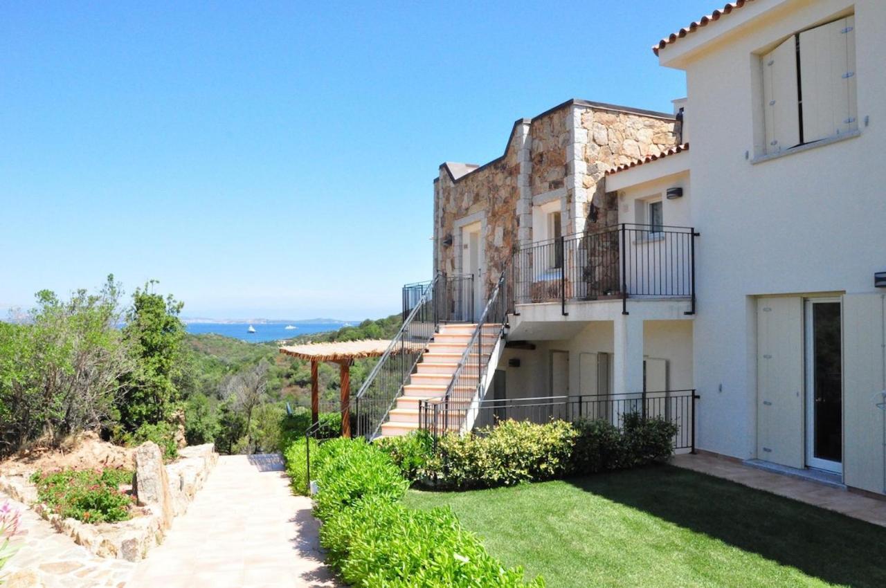 Residence Con Piscina A 4 Km Da Baja Sardinia Cala Bitta Exterior photo